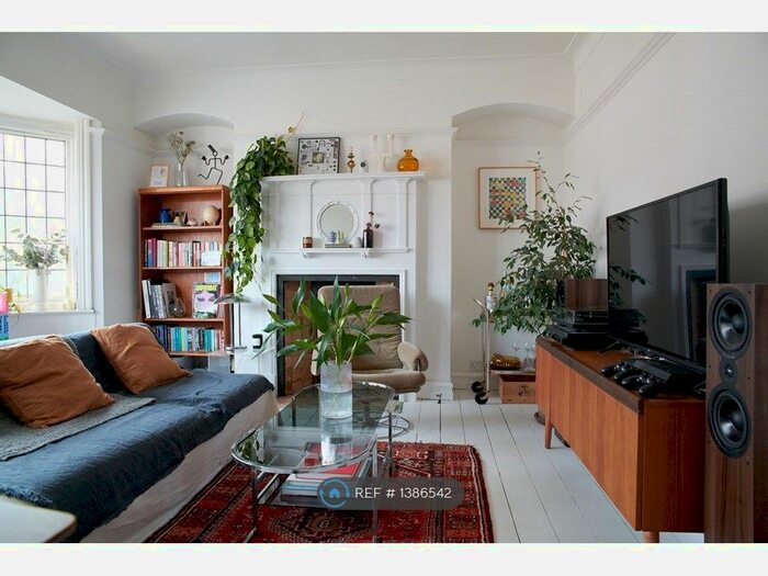 2 Bedroom Flat To Rent In Wyatt Park Road, London, SW2