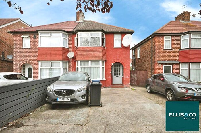 3 Bedroom Semi-Detached House For Sale In Cheviot Gardens, Cricklewood, NW2