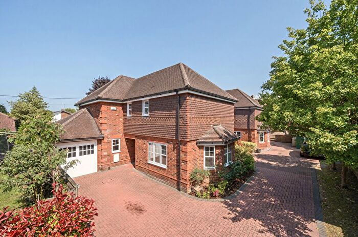 4 Bedroom Detached House For Sale In Tanners Close, Burghfield Common, Reading, Berkshire, RG7