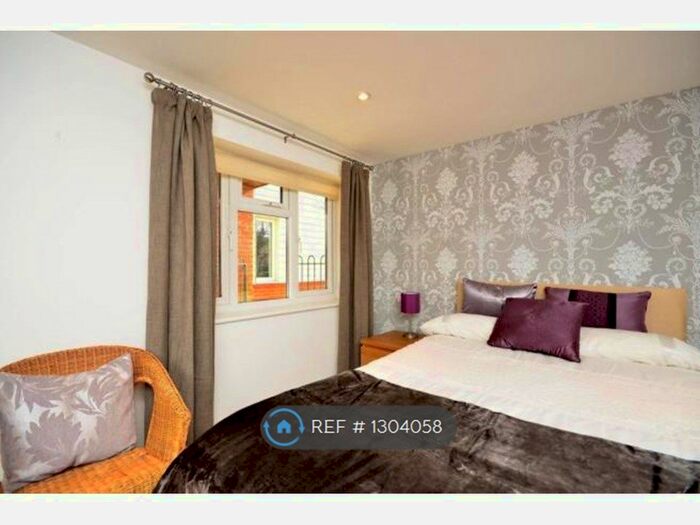 1 Bedroom Flat To Rent In Forster Road, Guildford GU2