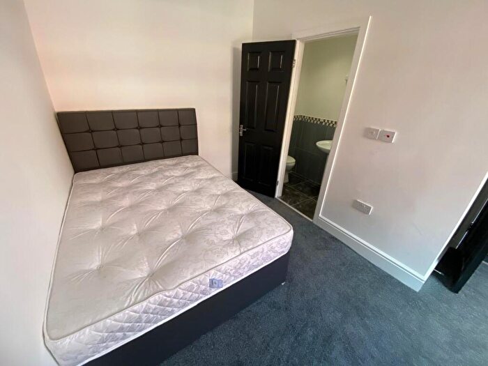 4 Bedroom House To Rent In Spring Gardens, Salford, M6