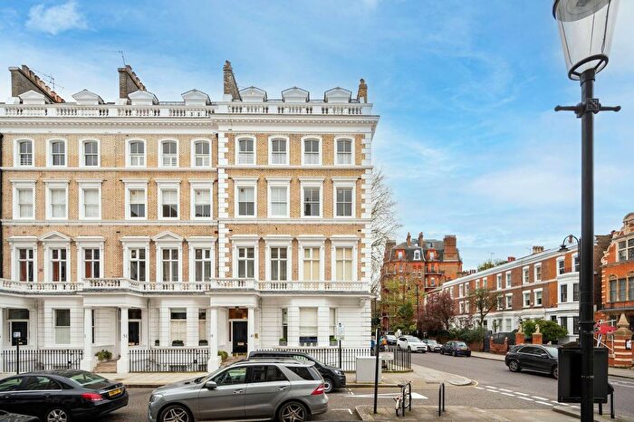 3 Bedroom Maisonette To Rent In Onslow Gardens, South Kensington, London, SW7