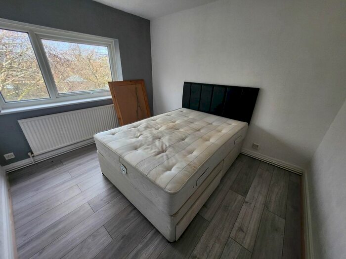 2 Bedroom Flat To Rent In Goldcrest Drive, Cardiff, CF23