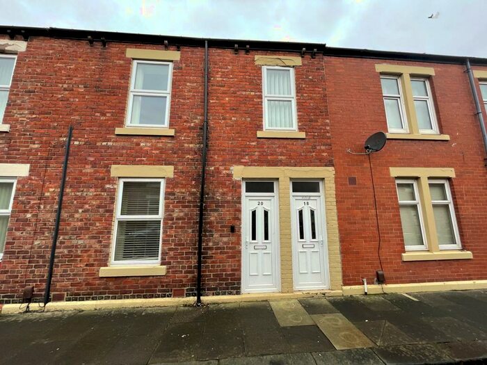 2 Bedroom Flat To Rent In Percy Street, Jarrow, Tyne And Wear, NE32