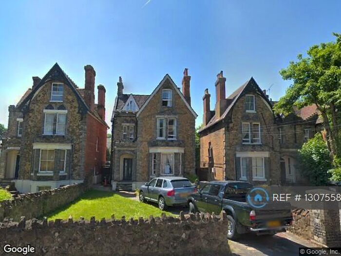 Studio To Rent In Waterden Road, Guildford, GU1