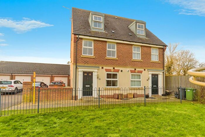 3 Bedroom House To Rent In Hillside Gardens, Wittering, Peterborough, PE8