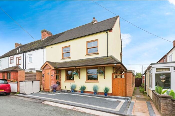 3 Bedroom House To Rent In Moor Lane, Amington, Tamworth, B77