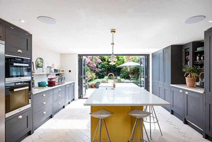 5 Bedroom Flat To Rent In Fentiman Road, SW8