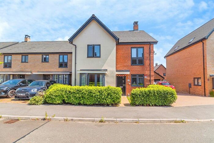 4 Bedroom Detached House For Sale In Colosseum Drive, Houghton Regis, Dunstable, LU5