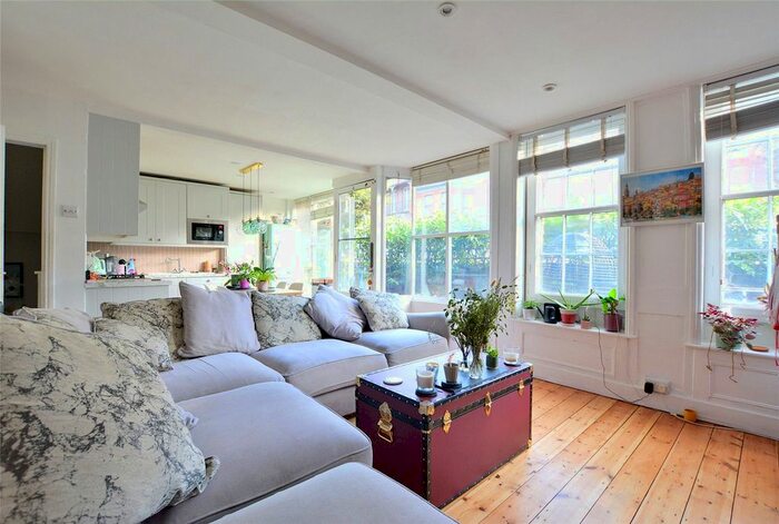 2 Bedroom Flat To Rent In Blackheath Hill, Greenwich, London, SE10