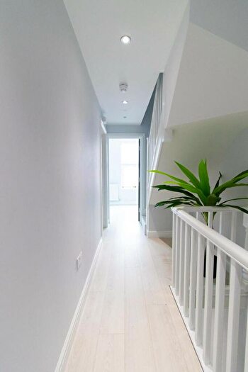 10 Bedroom Flat To Rent In Upper Allen Street, Sheffield, S3