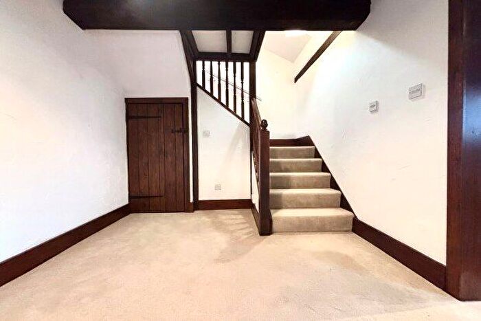 2 Bedroom Cottage To Rent In Swan Street, Alcester, Dp, B49