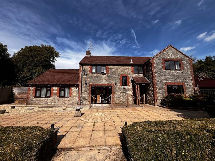 4 Bedroom Detached House To Rent In Winterbourne Abbas, Dorchester, DT2