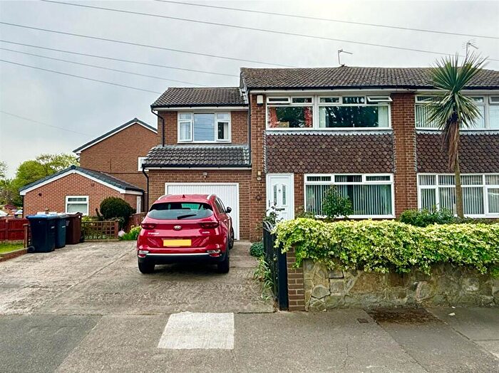 5 Bedroom Semi-Detached House For Sale In Sandringham Road, Clayton, Bradford, BD14