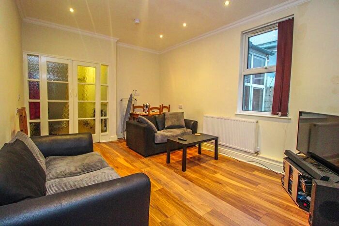 2 Bedroom Flat To Rent In Shirley Road, Roath, CF23