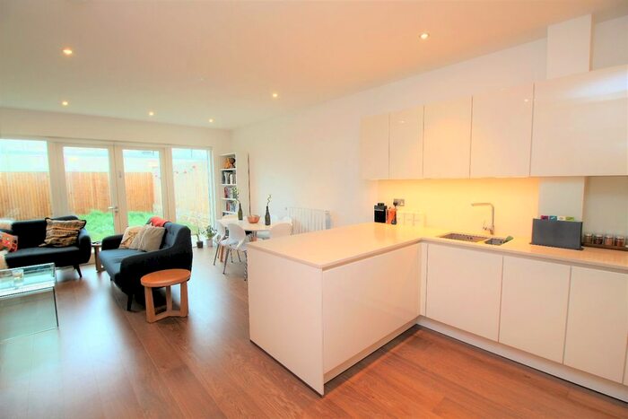 4 Bedroom Property To Rent In Handley Drive, London, SE3