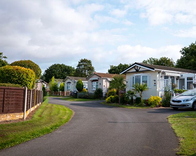2 Bedroom Park Home For Sale In Burringham Road, Scunthorpe, DN17