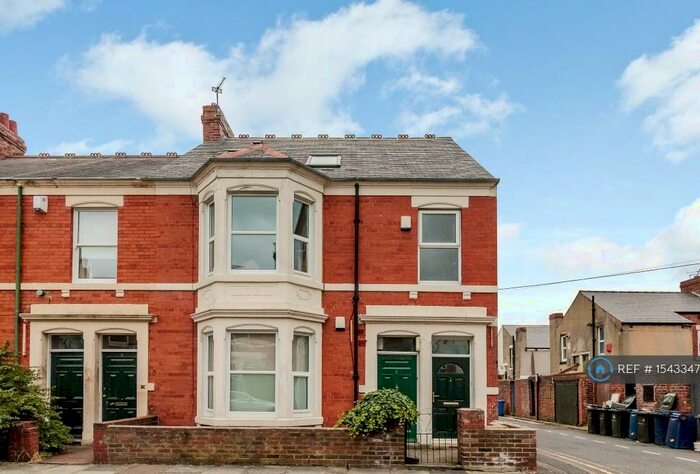 5 Bedroom Maisonette To Rent In Myrtle Grove, Newcastle Upon Tyne, NE2