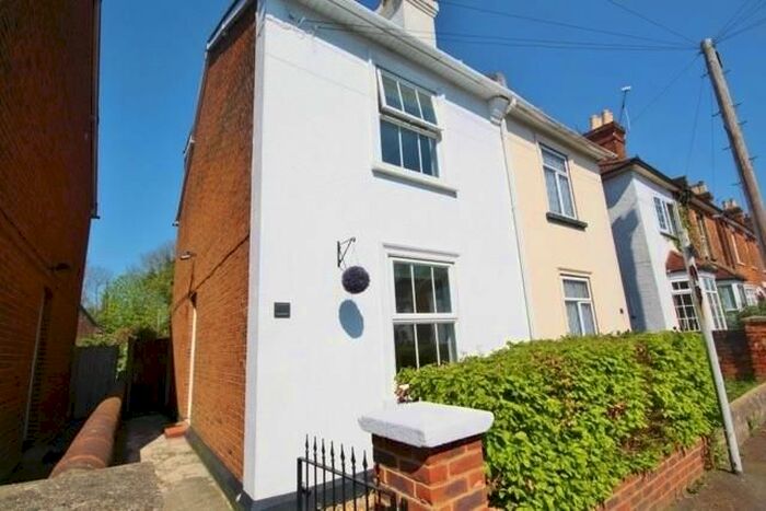 4 Bedroom Semi-Detached House To Rent In Markenfield Road, Guildford, GU1