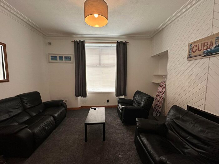 1 Bedroom Flat To Rent In Hollybank Place, Aberdeen, AB11