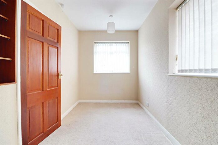 3 Bedroom Detached Bungalow For Sale In Derrymore Road, Willerby, Hull, HU10