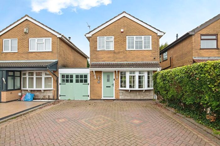 3 Bedroom Link Detached House For Sale In Dixon Close, Tipton, DY4