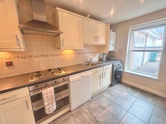 3 Bedroom Town House To Rent In Llwyn Teg, Fforestfach, Swansea, SA5