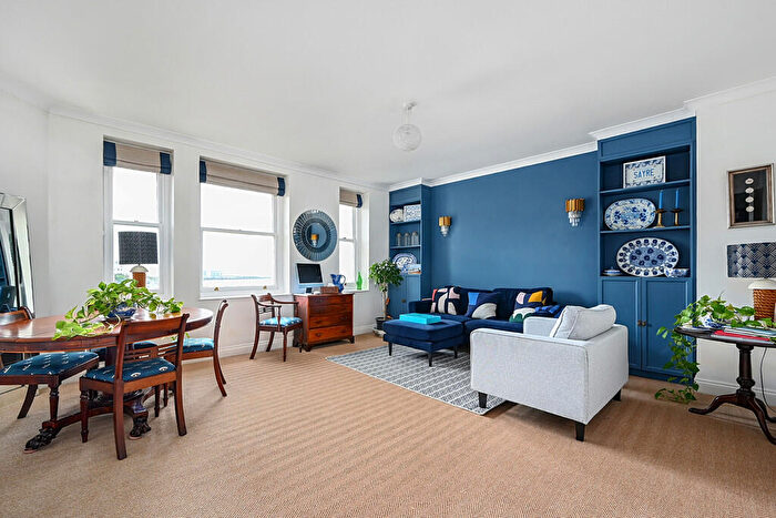 2 Bedroom Apartment To Rent In Marine Parade, Brighton, BN2