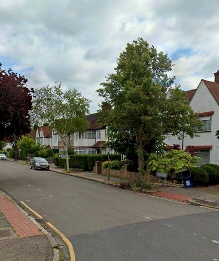 4 Bedroom Flat To Rent In Strathmore Gardens, Finchley Central, Mill Hill East, Crouch End, London, N3