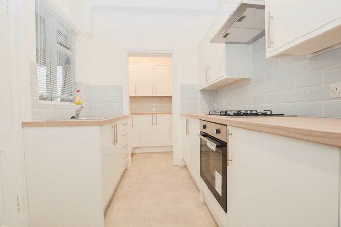 6 Bedroom Semi-Detached House To Rent In Enys RoadEastbourneEast Sussex, BN21