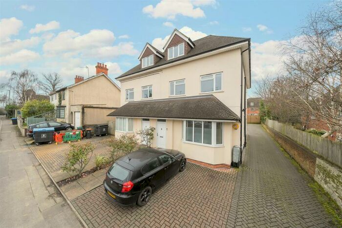 2 Bedroom Apartment To Rent In College Road, Woking, GU22