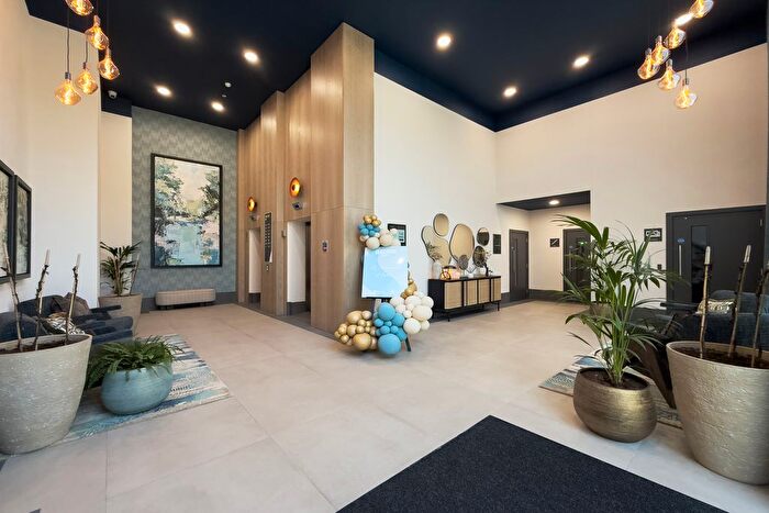 1 Bedroom Flat To Rent In Henshaw Parade, The Hyde, NW9