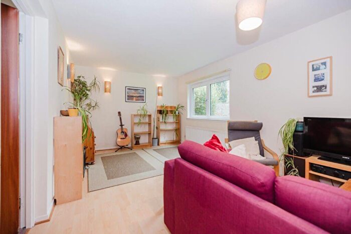 1 Bedroom Flat To Rent In L Belhaven Place, Edinburgh, EH10
