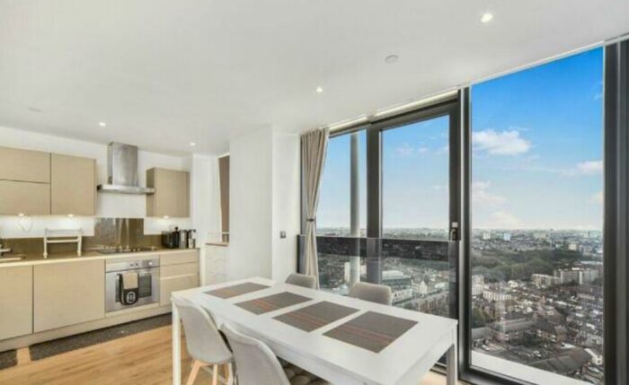 2 Bedroom Apartment To Rent In Stratford, London, E15