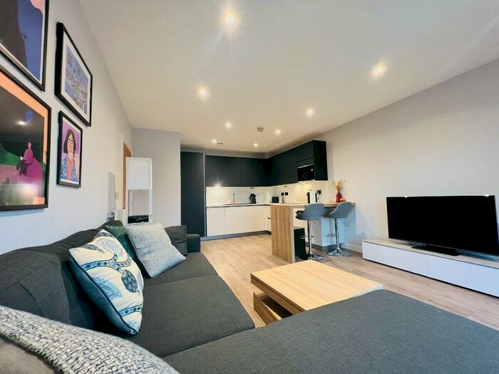 1 Bedroom Apartment To Rent In Houseman Crescent, West Didsbury, Manchester, M20