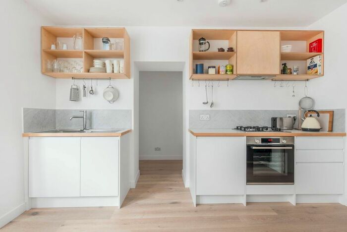 3 Bedroom Flat To Rent In Ladbroke Grove, North Kensington, London, W10