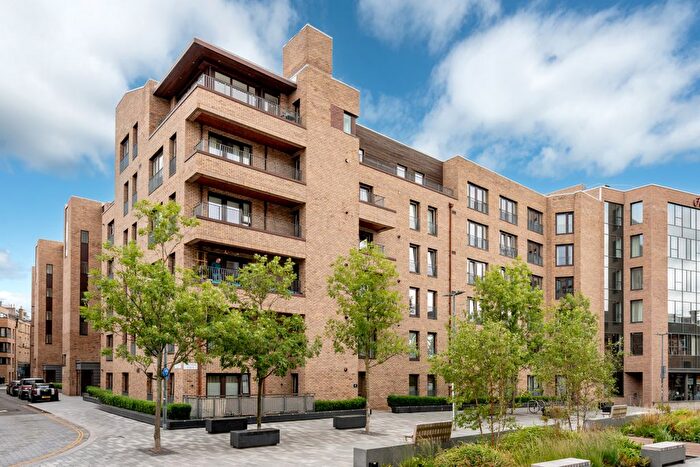 2 Bedroom Flat For Sale In Flat, Melvin Walk, Edinburgh, EH3