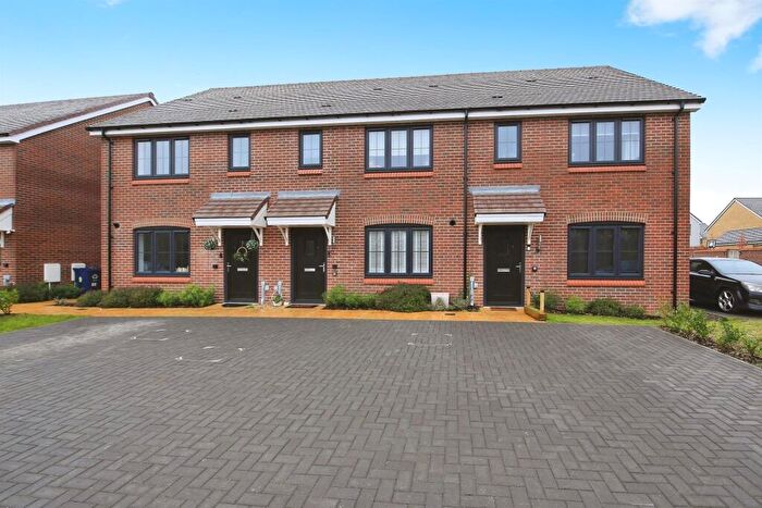 3 Bedroom End Of Terrace House For Sale In Islip Grove, Stilton, PE7