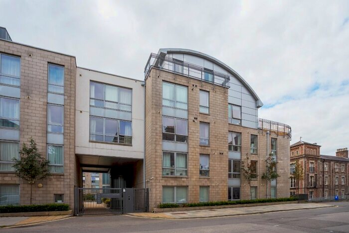 3 Bedroom Flat To Rent In Gardners Crescent, Central, Edinburgh, EH3