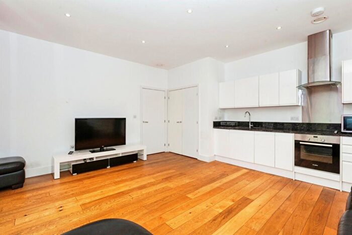 1 Bedroom Flat For Sale In High Street, Slough, SL1