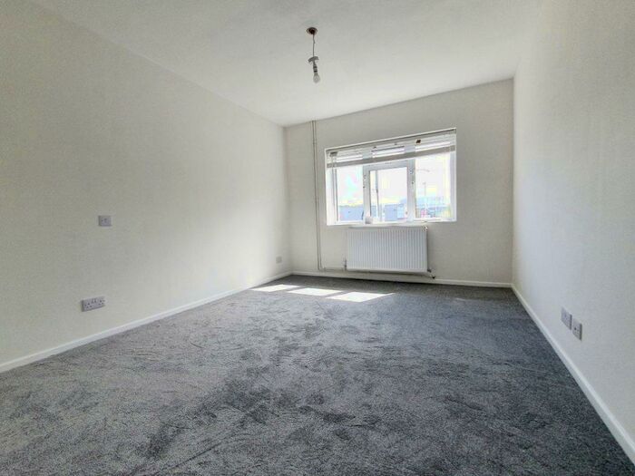 1 Bedroom Flat To Rent In Victoria Road, Ruislip, HA4