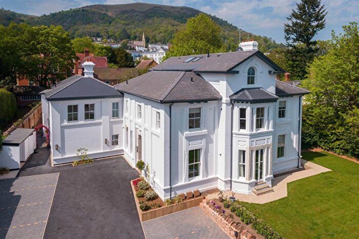 2 Bedroom Flat For Sale In Great Malvern, Malvern, WR14