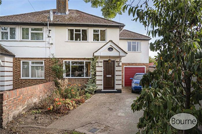 4 Bedroom Semi-Detached House For Sale In Hermitage Road, Woking, Surrey, GU21