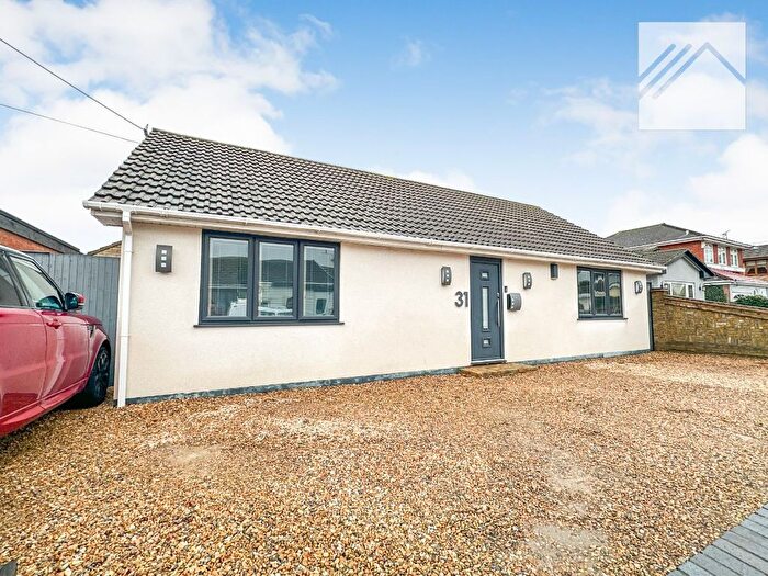 5 Bedroom Bungalow For Sale In Newlands Road, Canvey Island, SS8