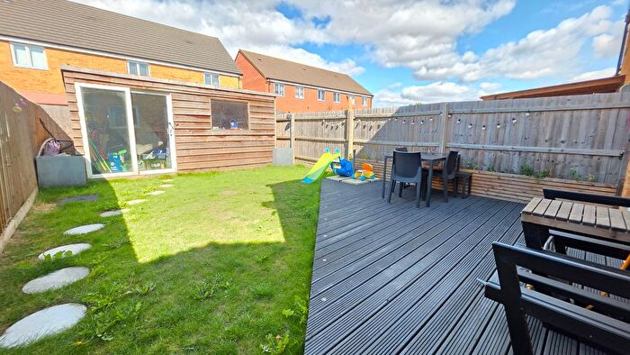 3 Bedroom End Of Terrace House For Sale In Brocklebank Way, Holdingham, NG34