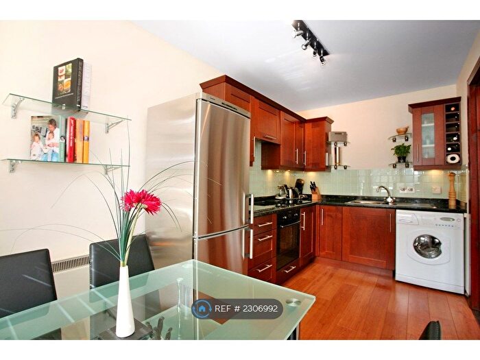 1 Bedroom Flat To Rent In Strawberry Bank Parade, Aberdeen, AB11