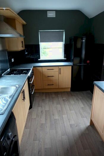 3 Bedroom End Of Terrace House To Rent In Southwell Road, Middlesbrough, TS5