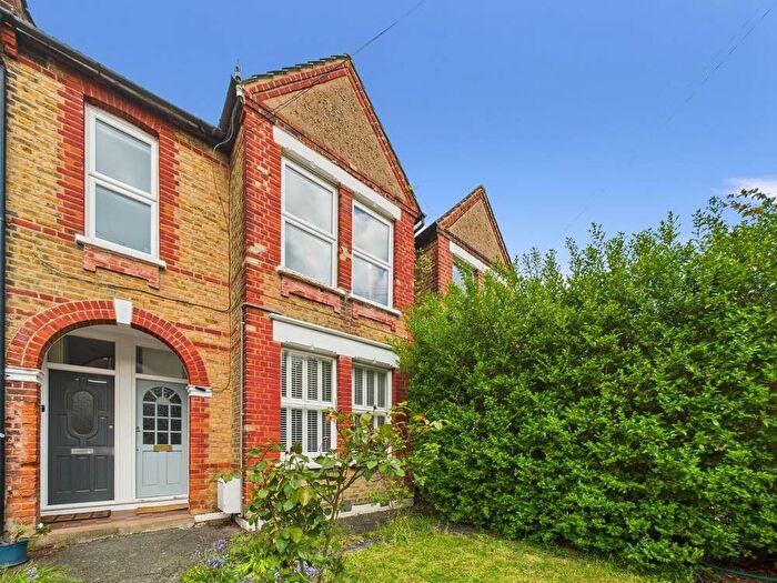 1 Bedroom Flat For Sale In Birkbeck Road, Beckenham, Kent, BR3