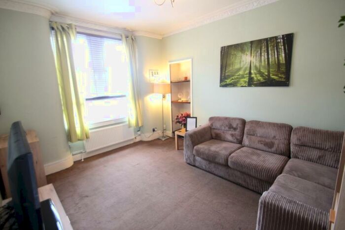 2 Bedroom Flat To Rent In Eastside, Kirkintilloch, G66