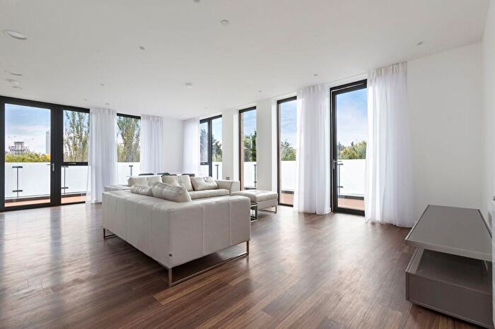 3 Bedroom Apartment To Rent In Sitka House, Quebec Way, London, SE16